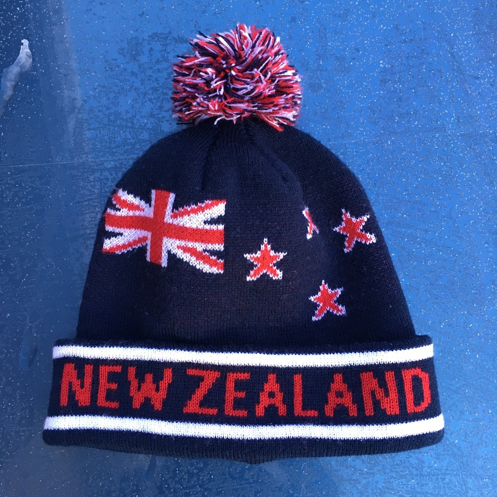 New Zealand Pom Beanie - Like New!